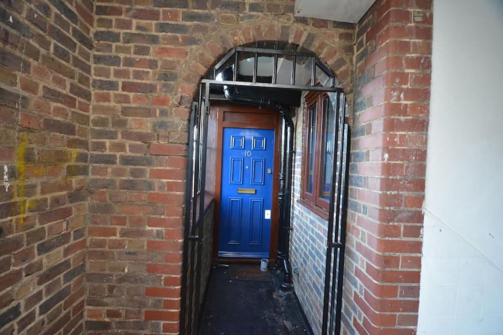 Lovely 4 Bedroom Apartment Close To The City Walking Distance From The Rivere View London Luaran gambar